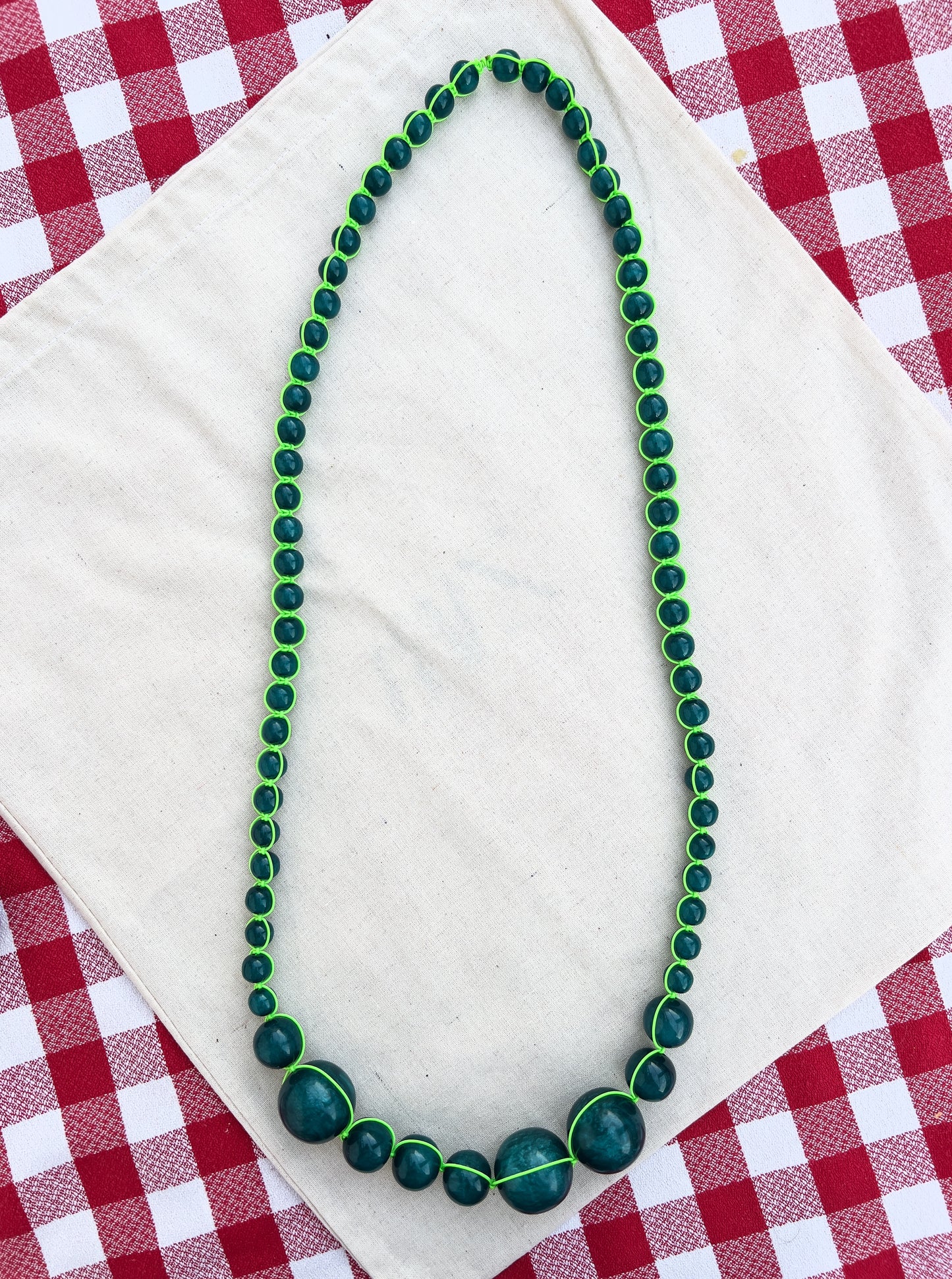 HEMERA TURQUESA | Collar de Resina e hilo de algodón.