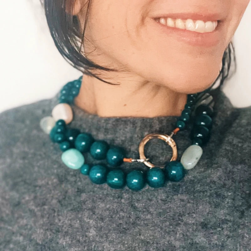TESSERA | Collar de cuentas de Resina y Cuarzo Verde
