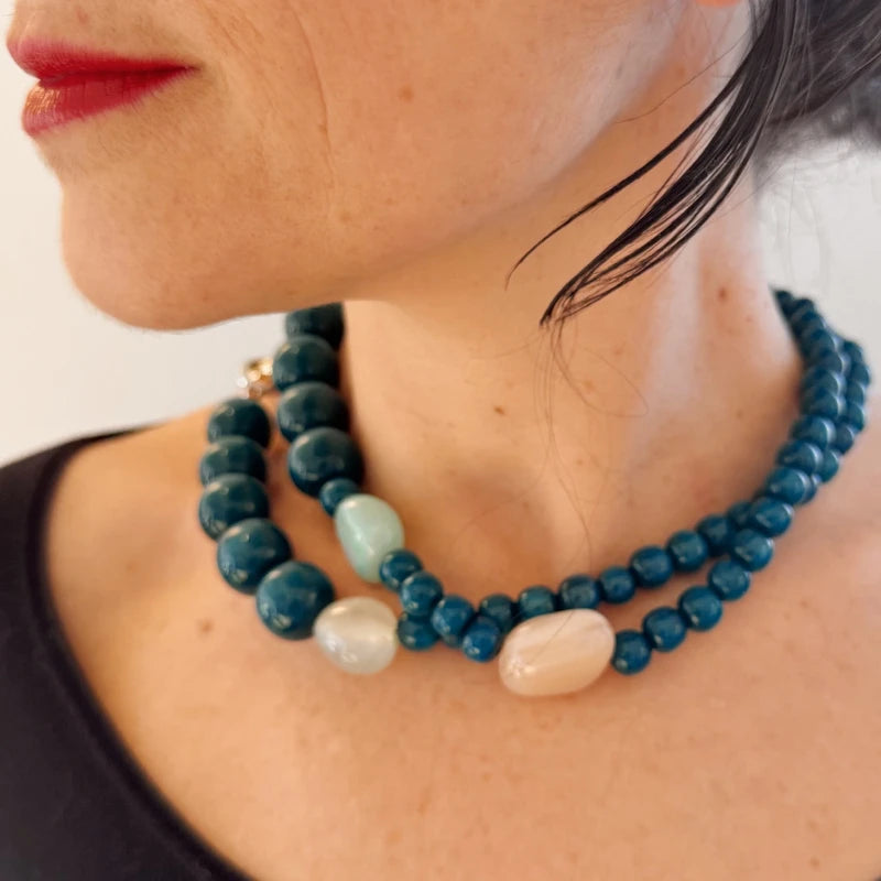 TESSERA | Collar de cuentas de Resina y Cuarzo Verde